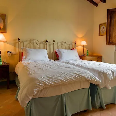 Sleeps 8 Pool Wifi Villa