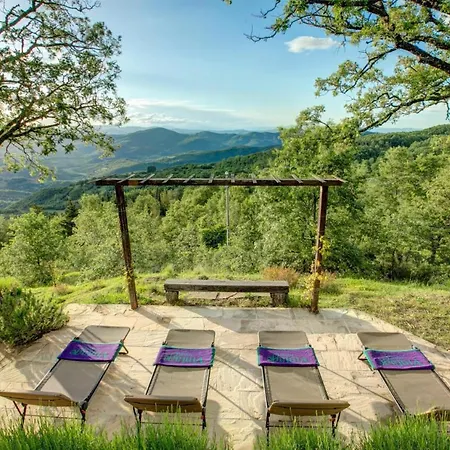 Sleeps 8 Pool Wifi Preggio