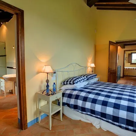 Villa Sleeps 8 Pool Wifi *